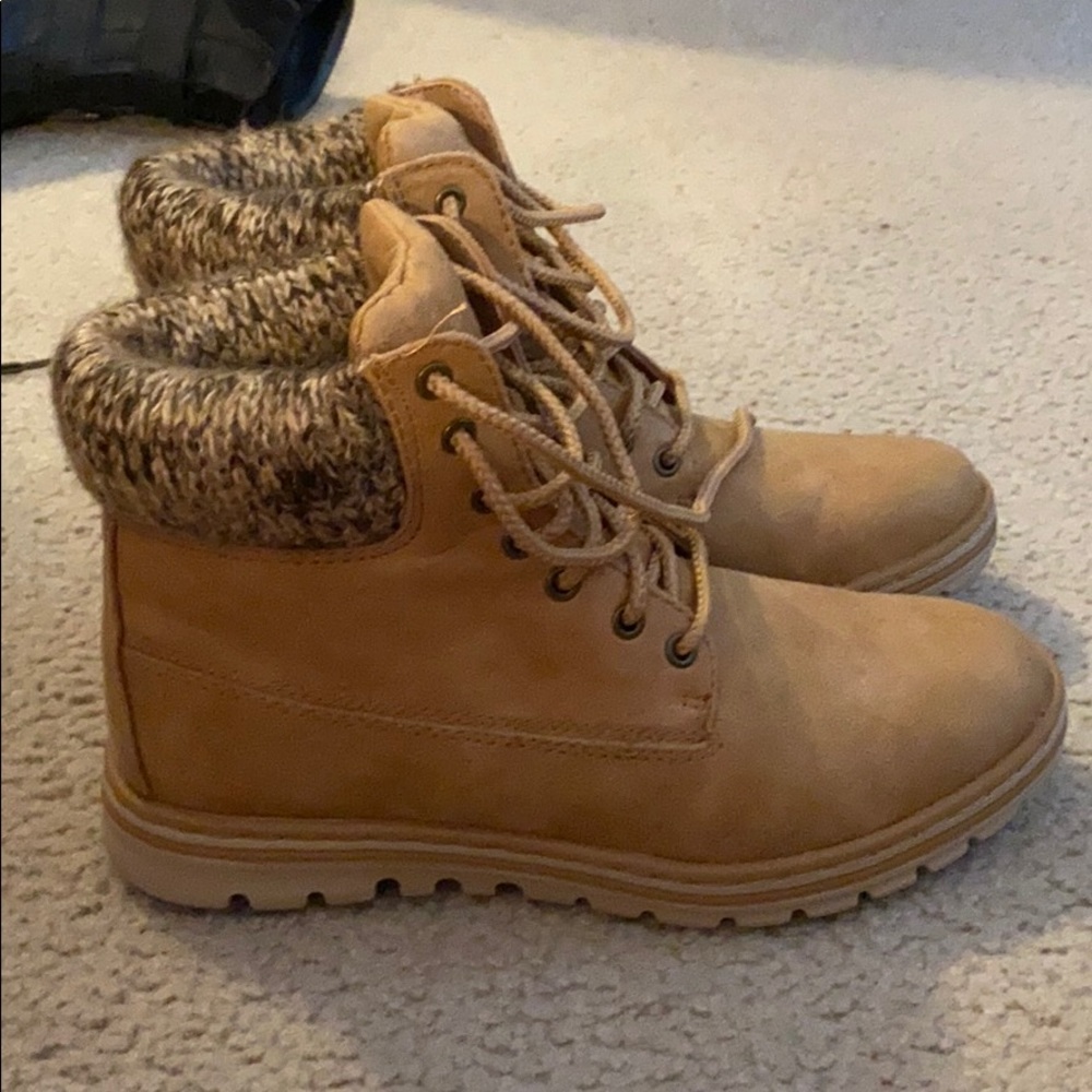 Cliffs boots